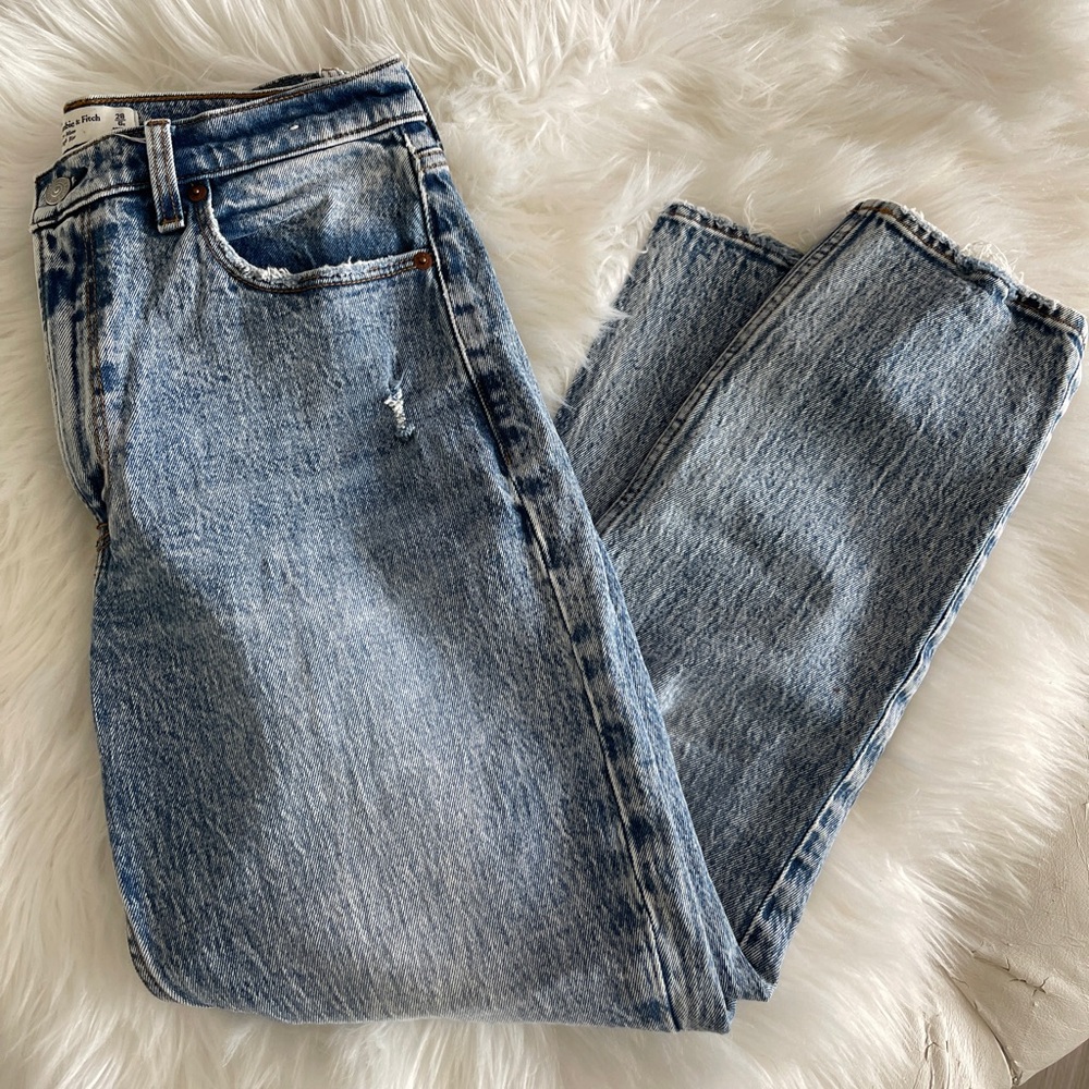 Abercrombie & Fitch Light Blue The Mom High Rise jeans